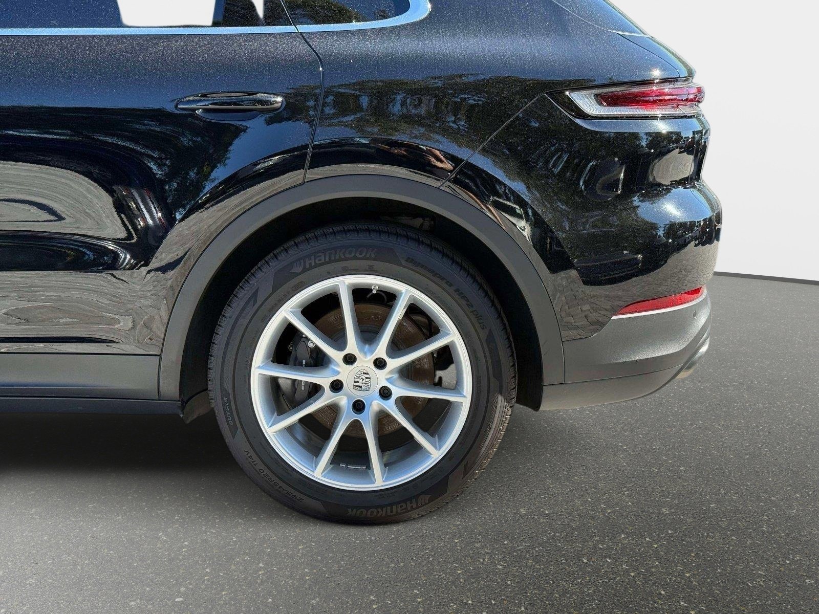 Used 2024 Porsche Cayenne image 15