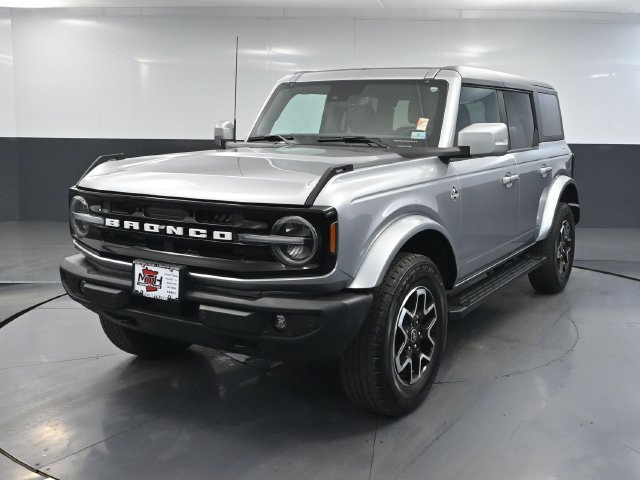 Used 2023 Ford Bronco Outer Banks AWD/4WD image 9