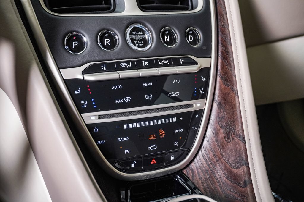 Used 2017 Aston Martin DB11 V12 RWD image 29