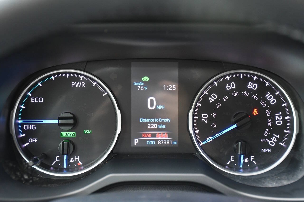 Used 2022 Toyota RAV4 SE w/ Convenience Package AWD/4WD image 36