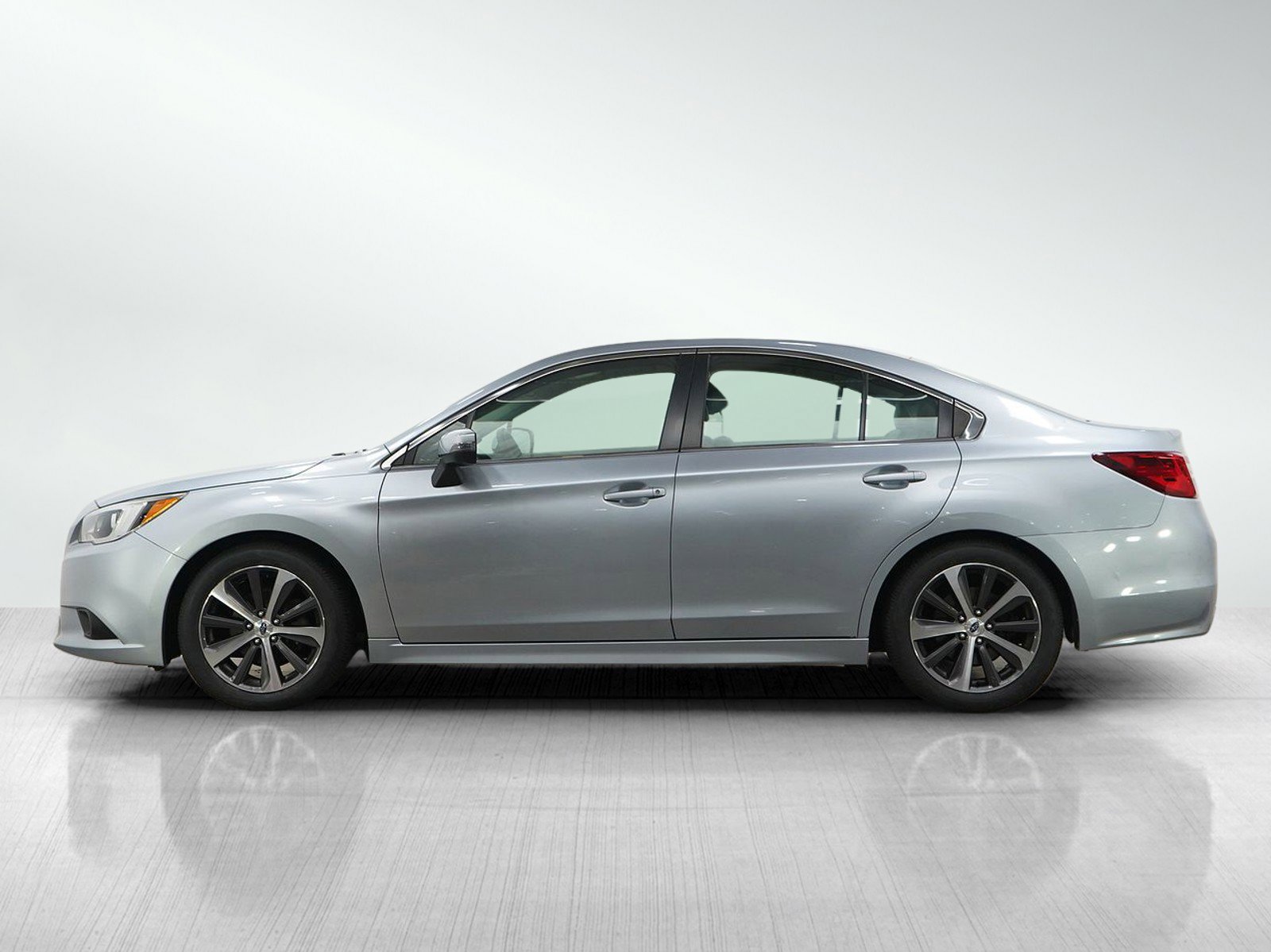 Used 2015 Subaru Legacy 2.5i Limited AWD/4WD image 2