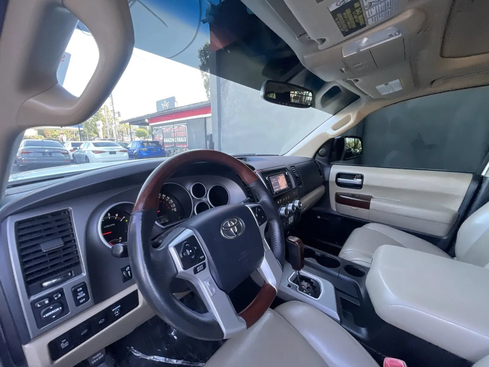 Used 2017 Toyota Sequoia Platinum RWD image 9