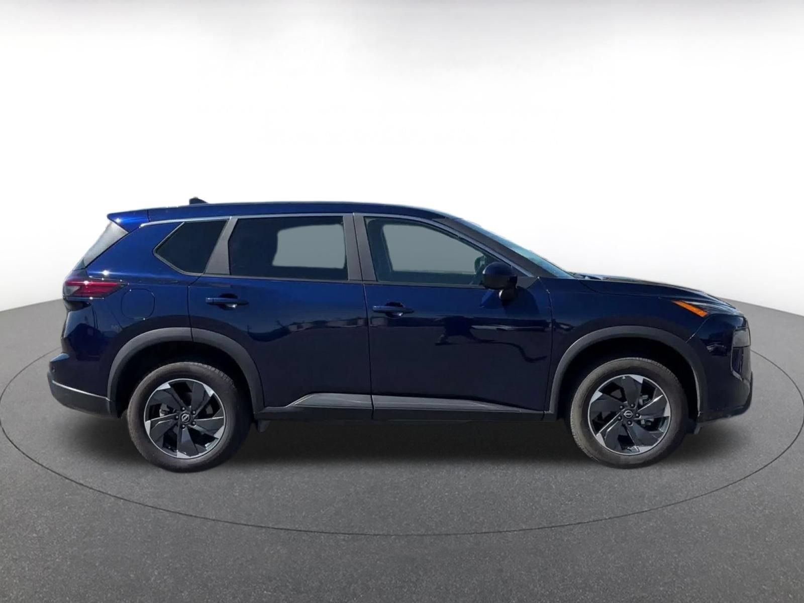 Used 2025 Nissan Rogue SV AWD/4WD image 15