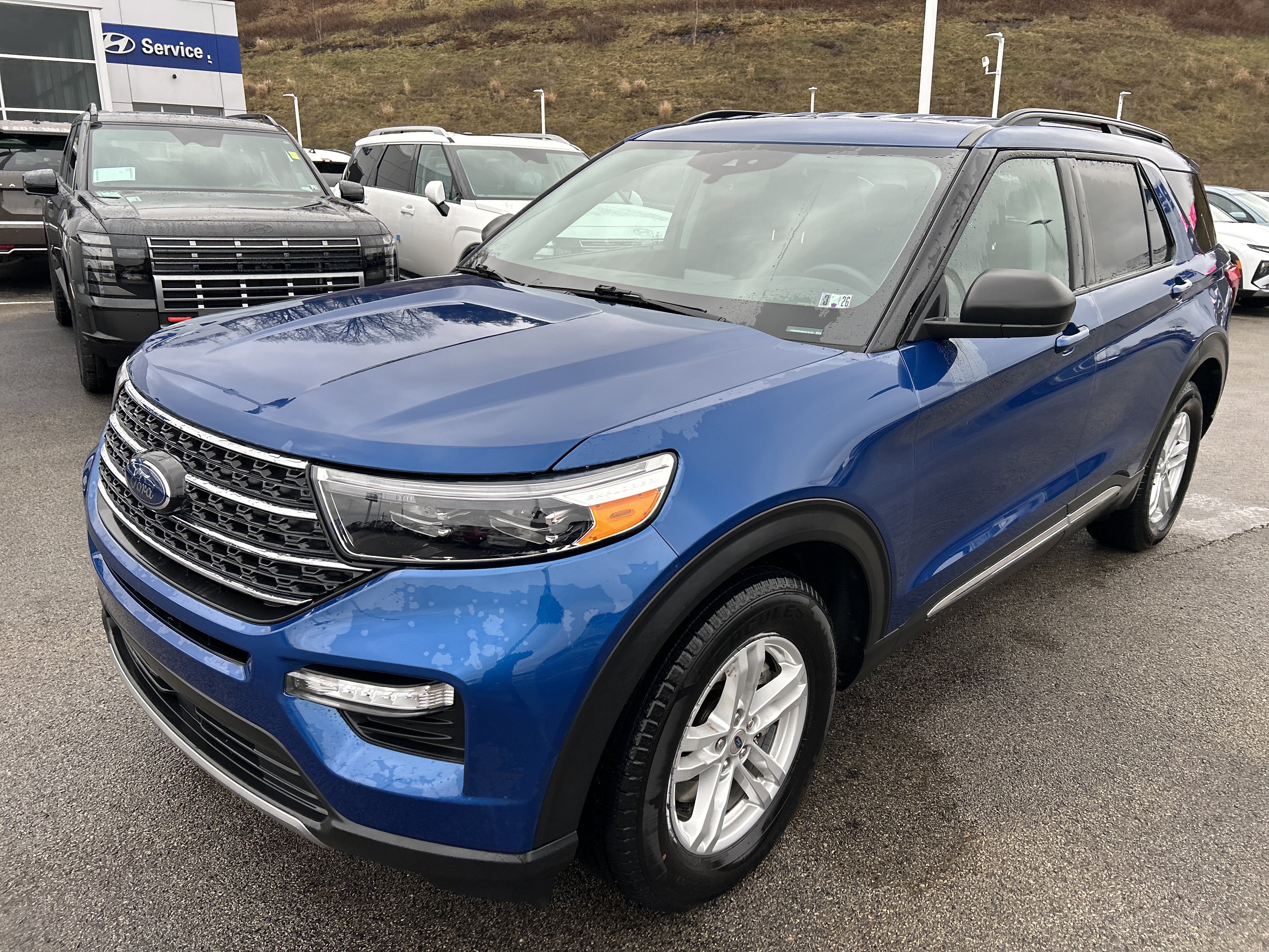 Used 2022 Ford Explorer XLT w/ Equipment Group 202A image 17