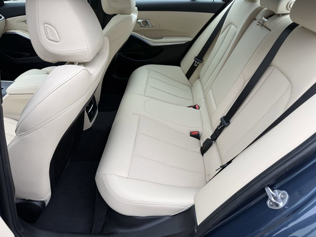 Used 2025 BMW 330i xDrive Sedan w/ Convenience Package image 11