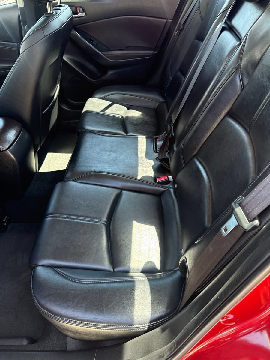 Used 2018 MAZDA MAZDA3 Touring FWD image 16