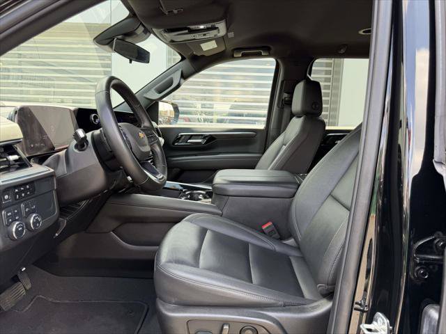 Used 2025 Chevrolet Suburban LT AWD/4WD image 20