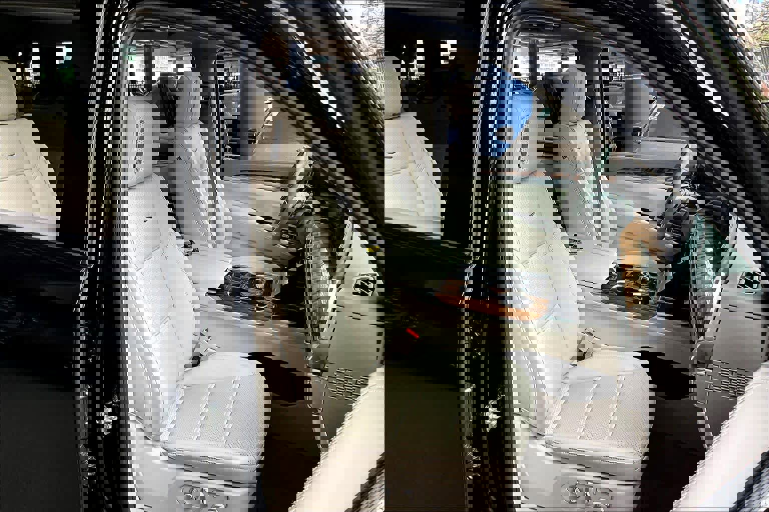 Used 2025 Cadillac Escalade Sport Platinum image 8