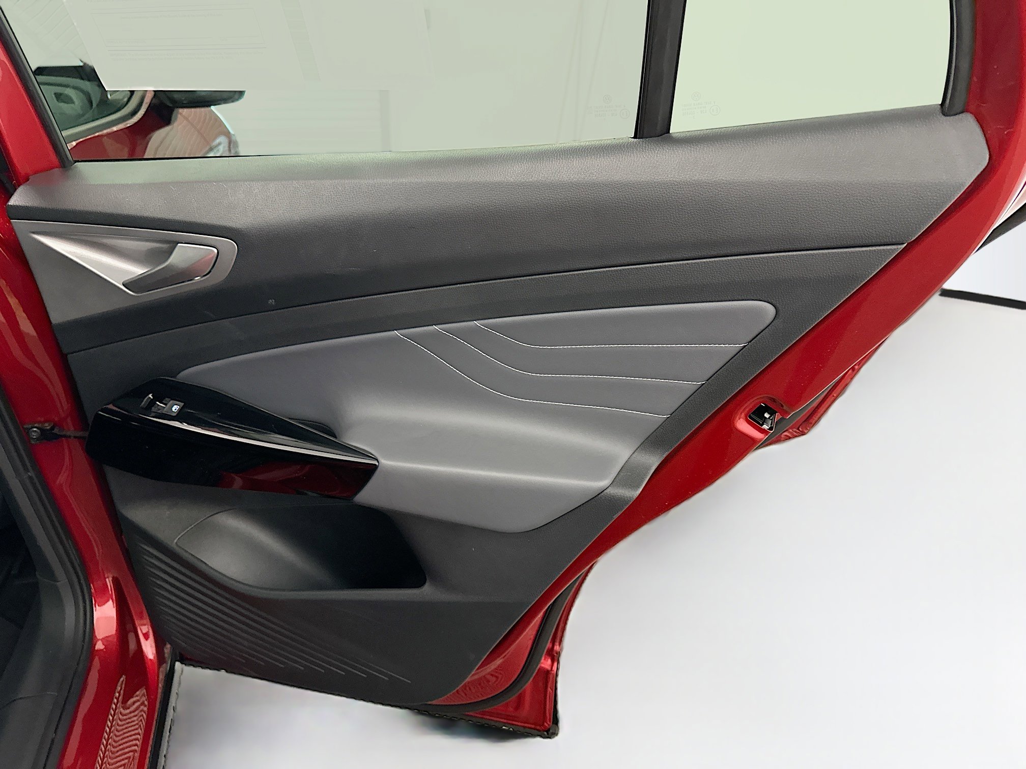 Used 2023 Volkswagen ID.4 Pro S image 33