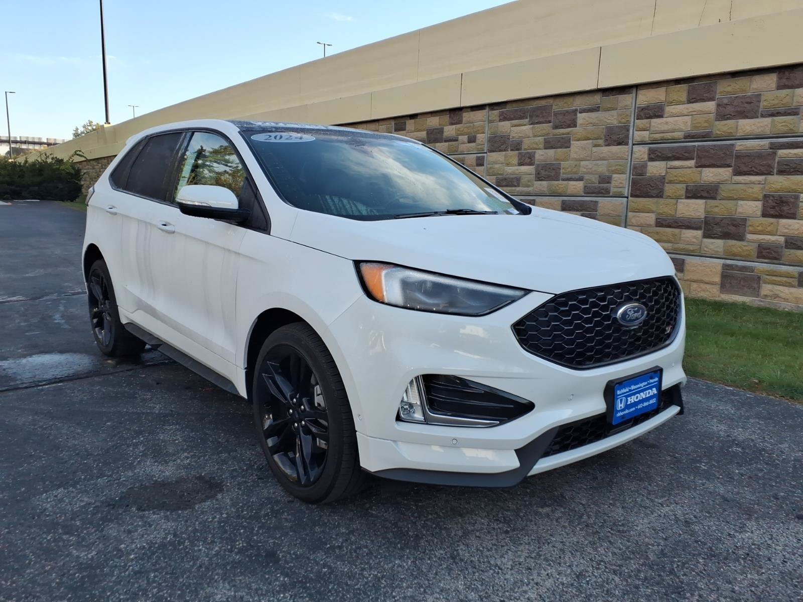 Used 2024 Ford Edge ST w/ Equipment Group 401A AWD/4WD image 2