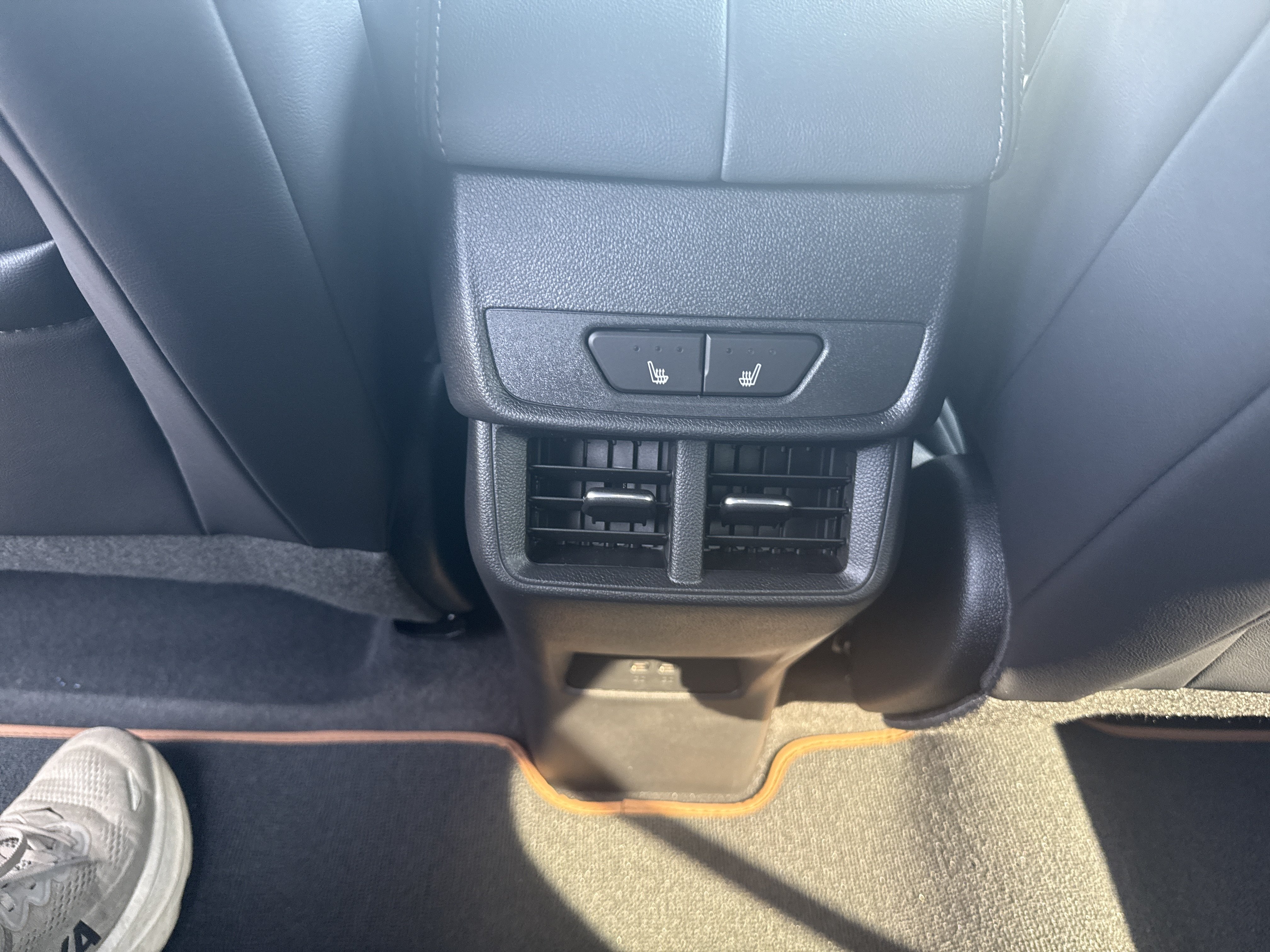 New 2027 GMC Terrain AT4 w/ Convenience Package III AWD/4WD image 13