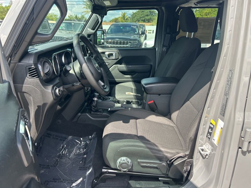 Used 2022 Jeep Wrangler Unlimited Sport image 9