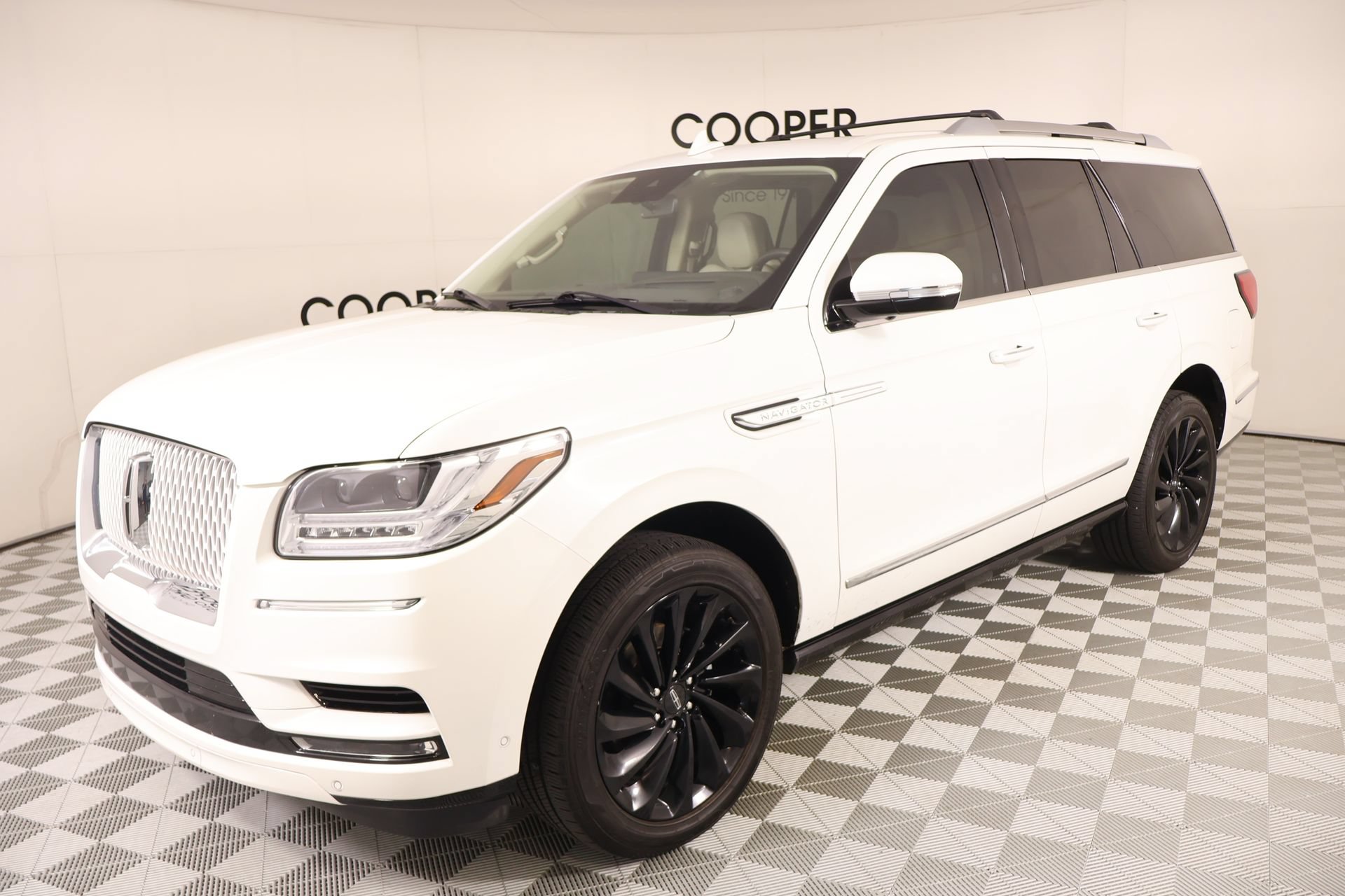 Used 2020 Lincoln Navigator Reserve w/ Equipment Group 208A Reserve AWD/4WD image 11