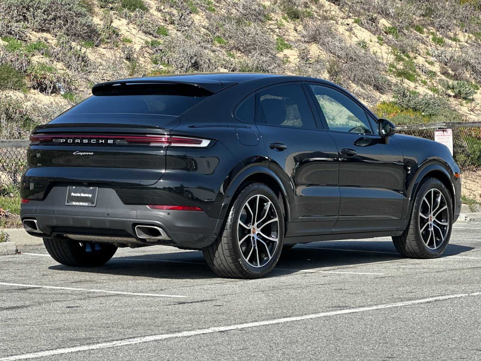 Certified 2025 Porsche Cayenne Coupe AWD/4WD image 7