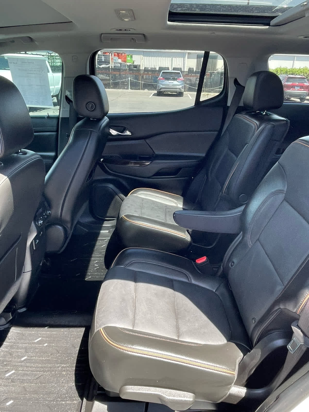 Used 2021 GMC Acadia AT4 w/ Technology Package AWD/4WD image 27
