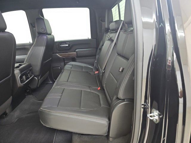 Used 2022 Chevrolet Silverado 2500 High Country image 3