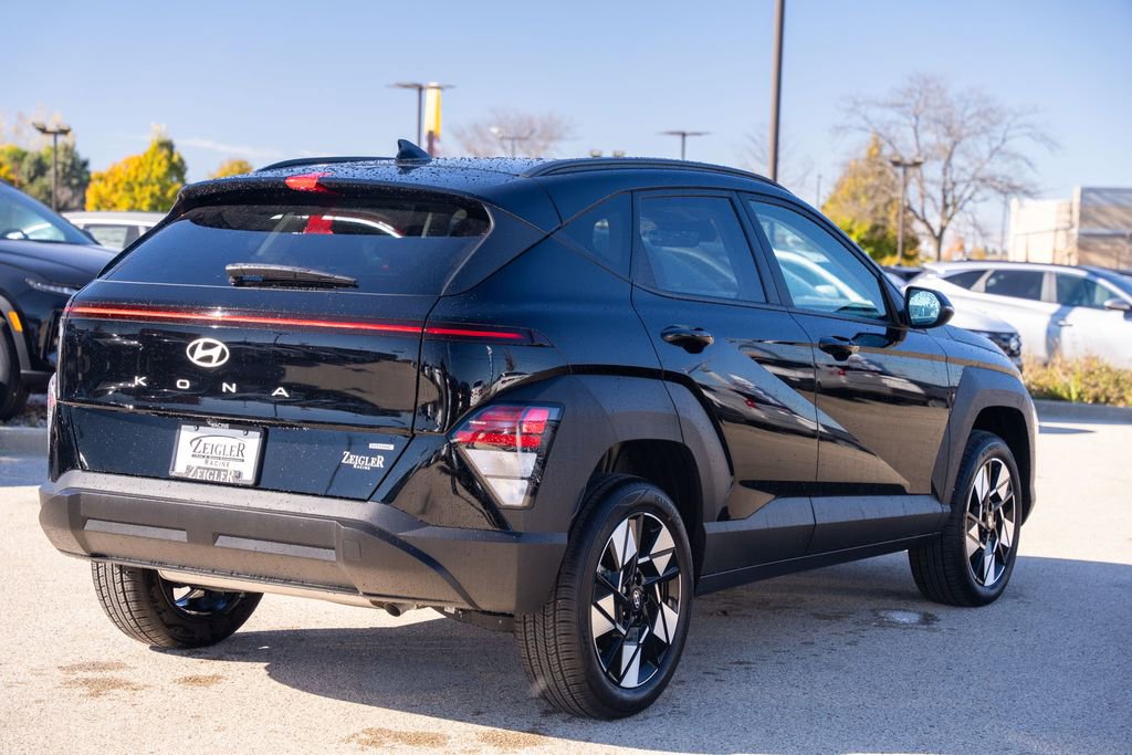 Certified 2025 Hyundai Kona SEL image 7