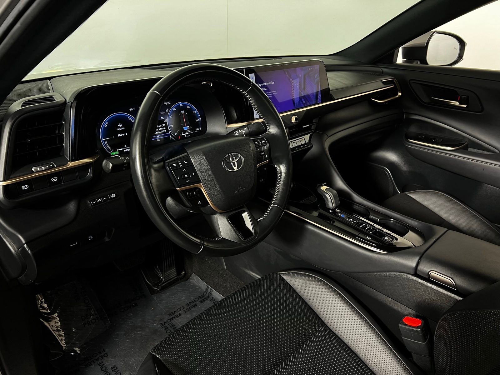 Certified 2025 Toyota Crown XLE image 12