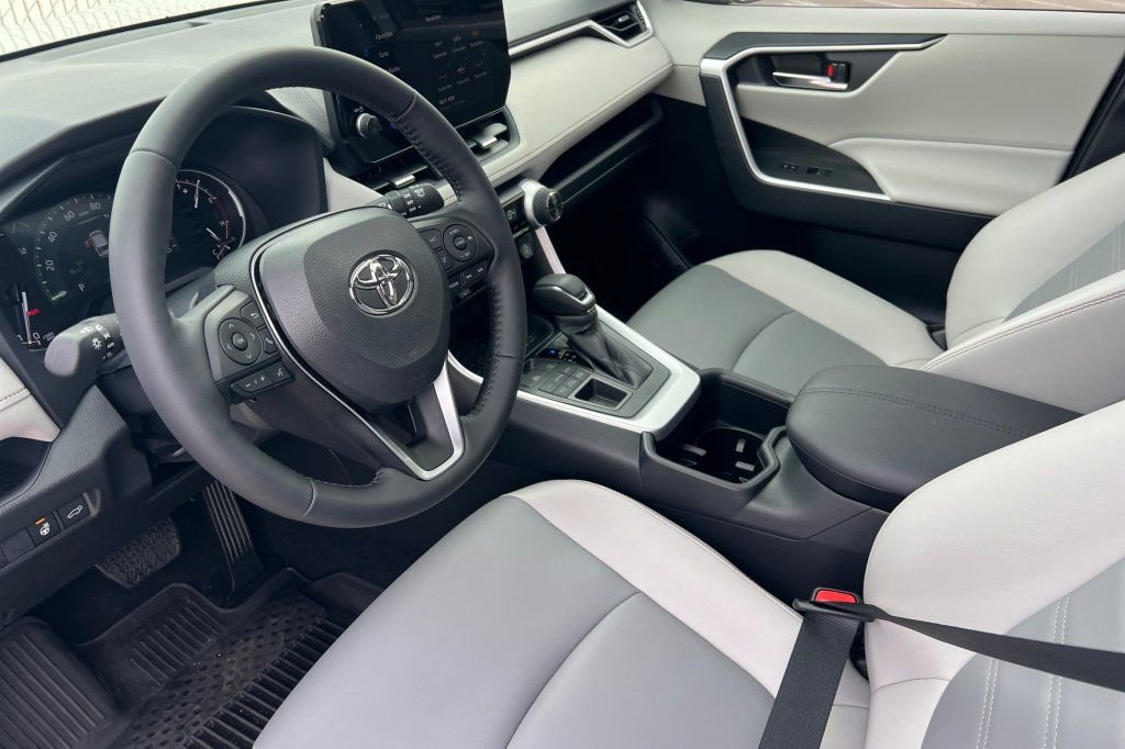 Used 2025 Toyota RAV4 XLE Premium w/ Weather Package image 7