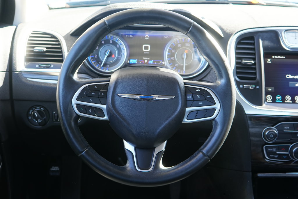 Used 2017 Chrysler 300 Limited w/ Value Package RWD image 13