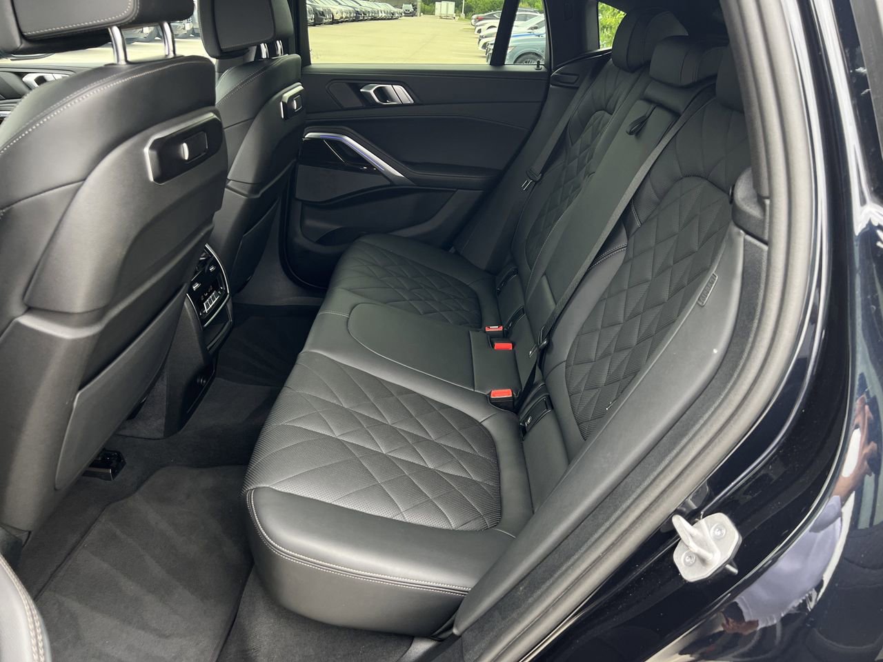 Used 2025 BMW X6 xDrive40i AWD/4WD image 25