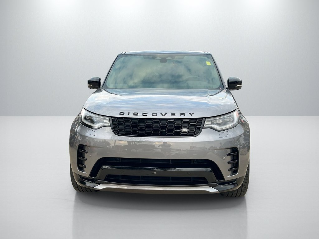 Used 2024 Land Rover Discovery Dynamic SE AWD/4WD image 2