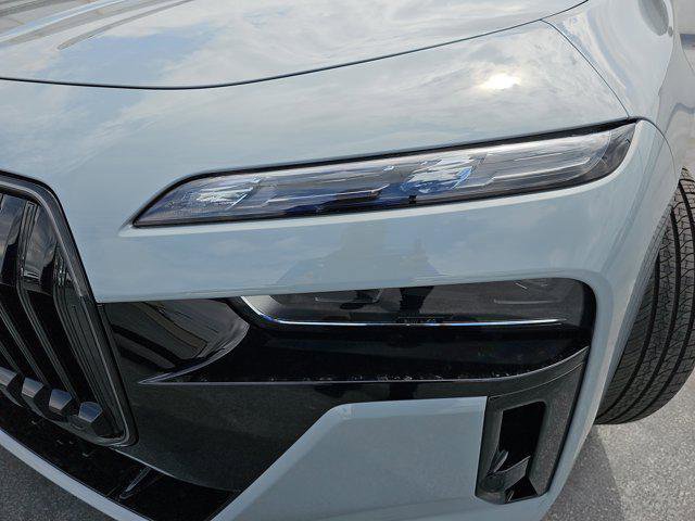 New 2026 BMW 750e xDrive w/ Executive Package image 32