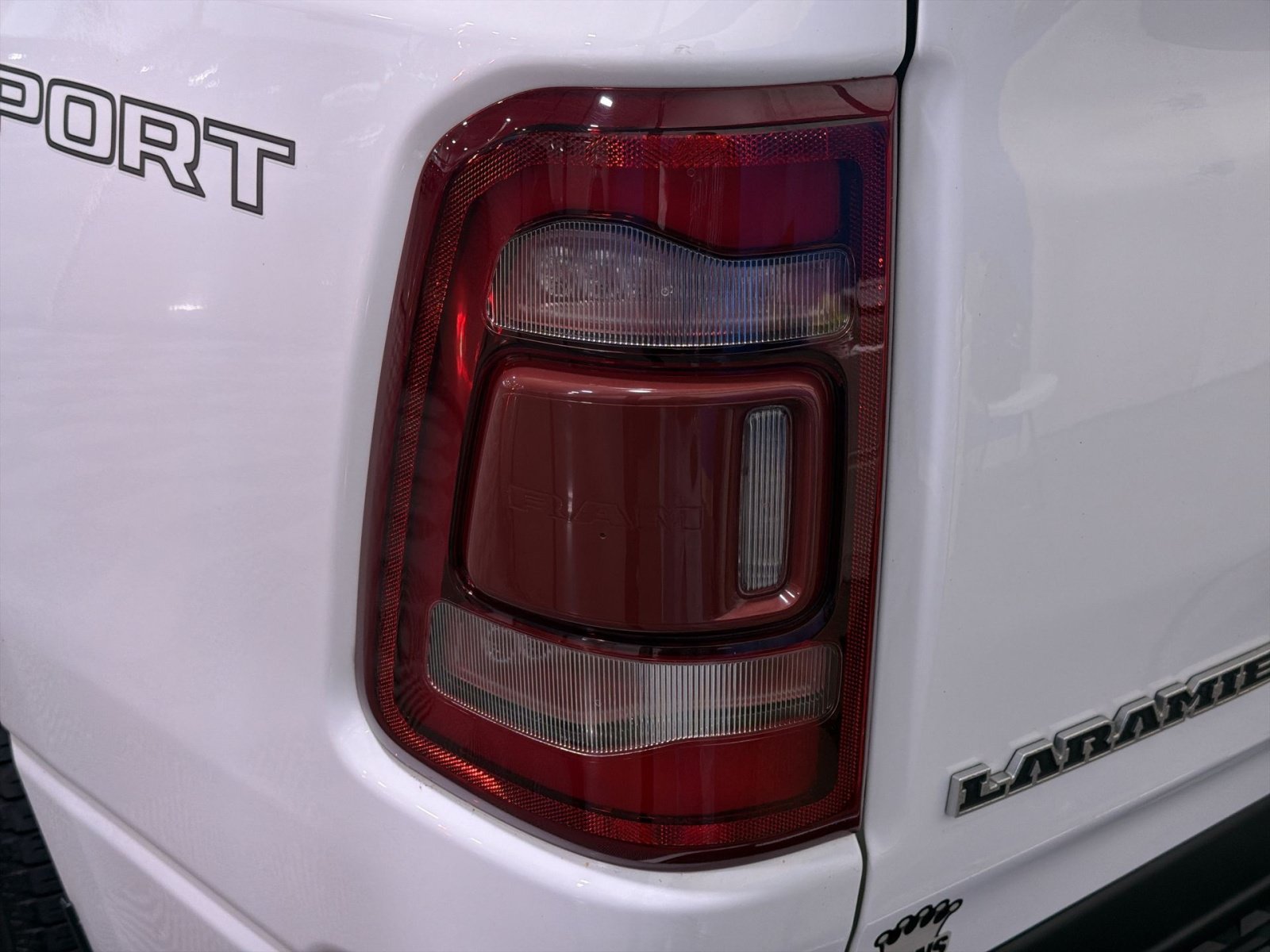 Used 2023 RAM 1500 Laramie AWD/4WD image 17