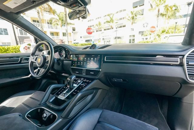 Used 2022 Porsche Cayenne GTS AWD/4WD image 94