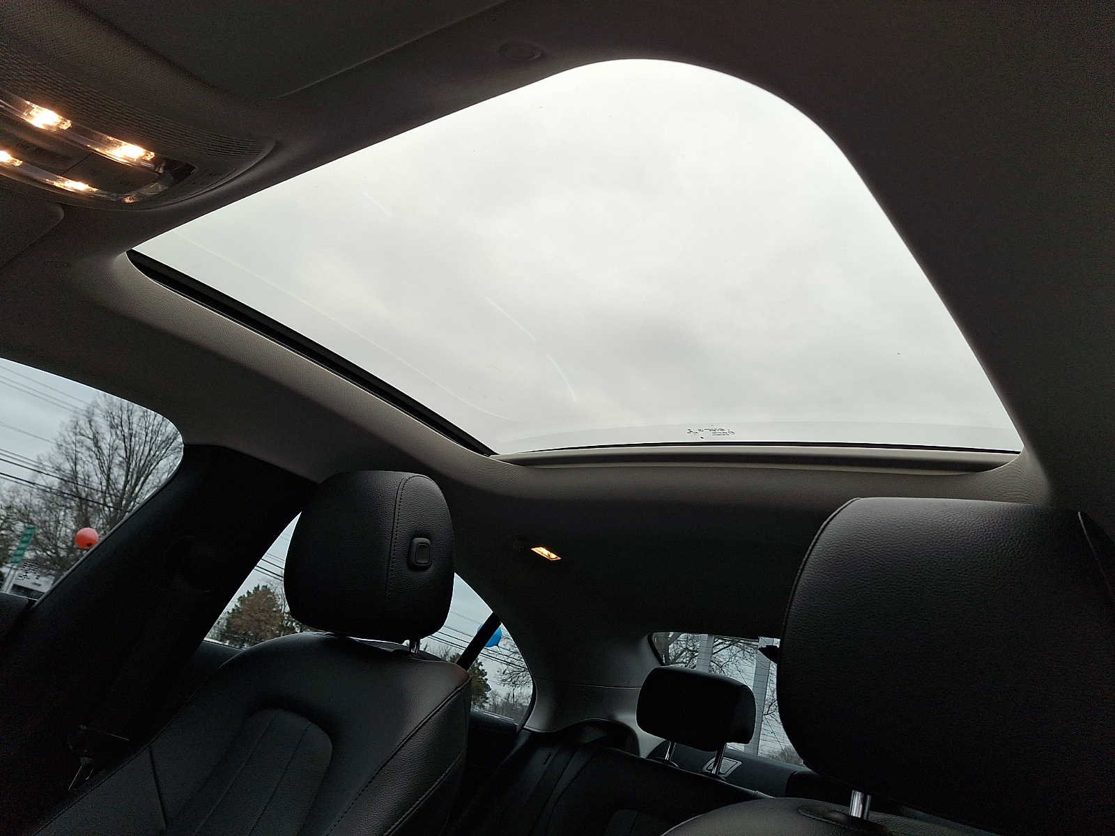 Used 2022 Mercedes-Benz CLA 250 4MATIC w/ Premium Package Lite image 12