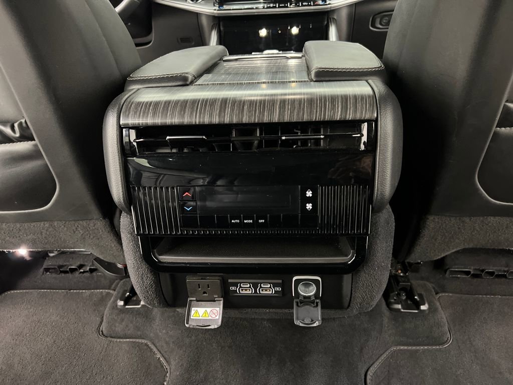 Used 2024 Jeep Wagoneer L Series II image 22