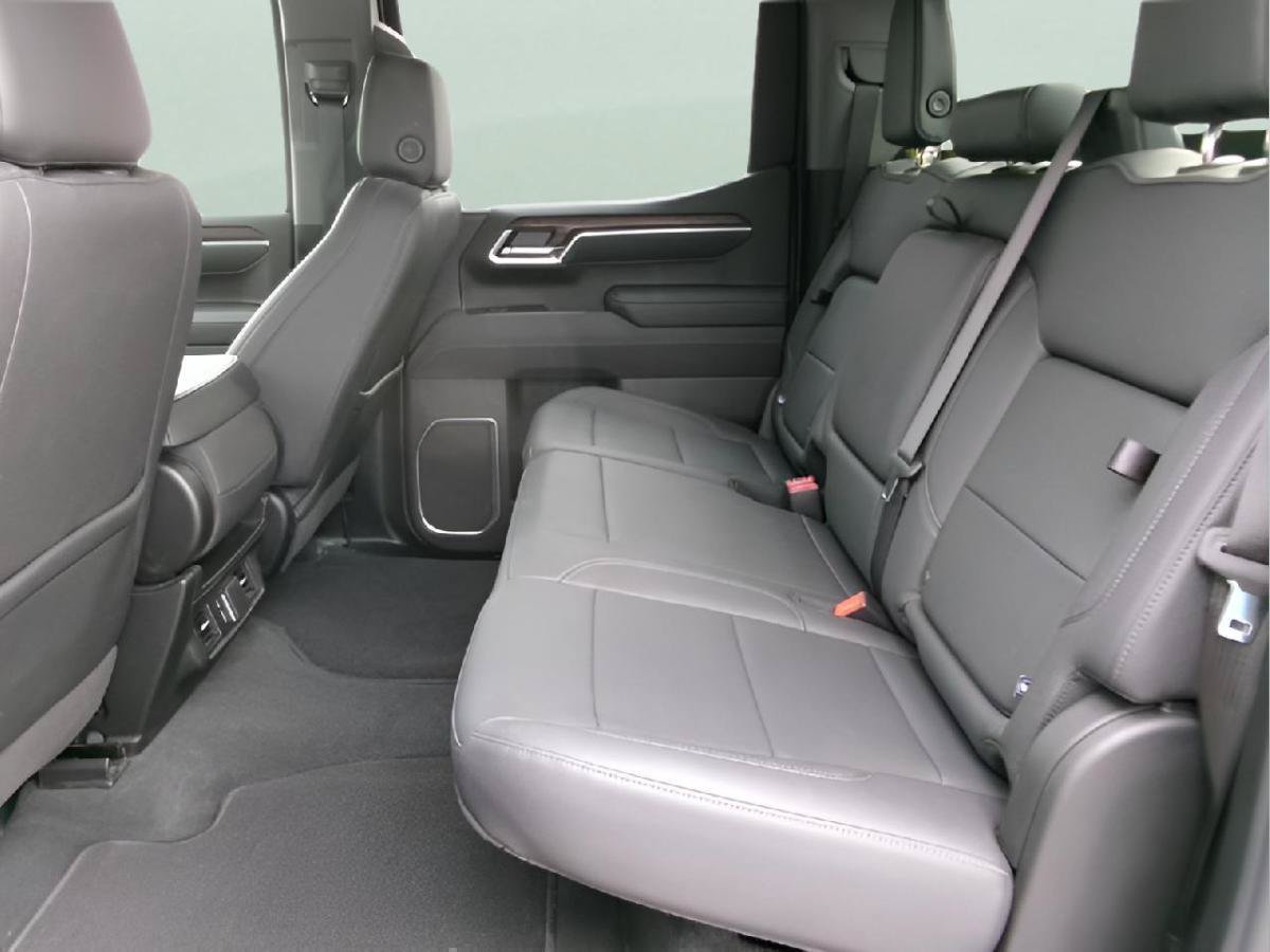 Used 2026 GMC Sierra 1500 SLT AWD/4WD image 10