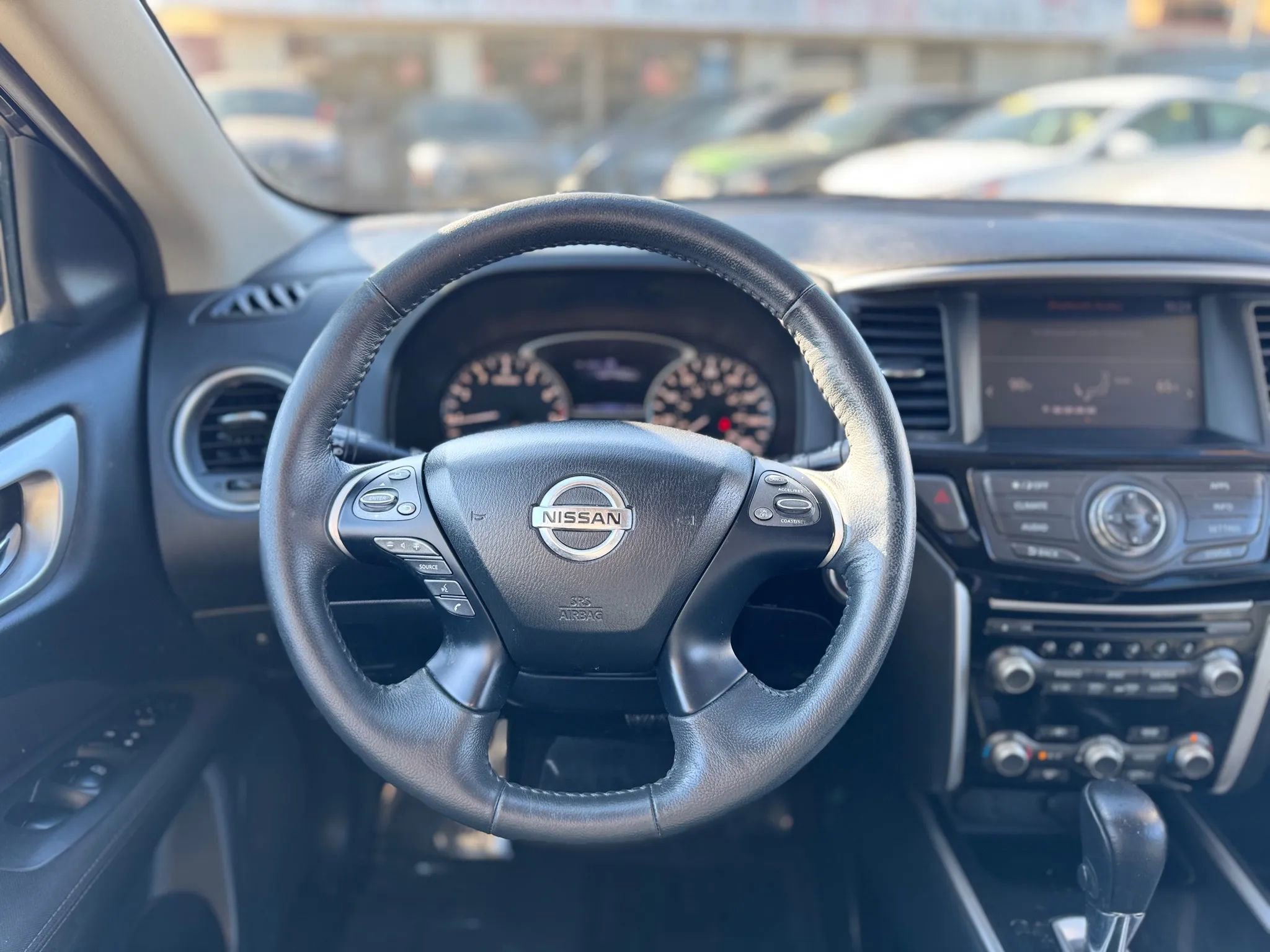 Used 2017 Nissan Pathfinder SV image 14