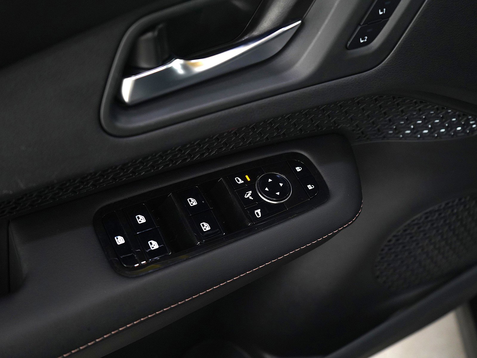 Used 2024 Nissan Ariya AWD image 18