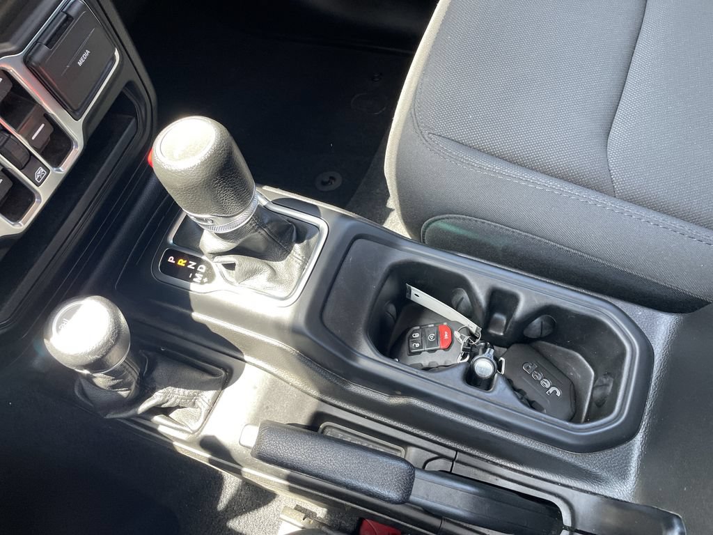 Used 2023 Jeep Gladiator Sport AWD/4WD image 21