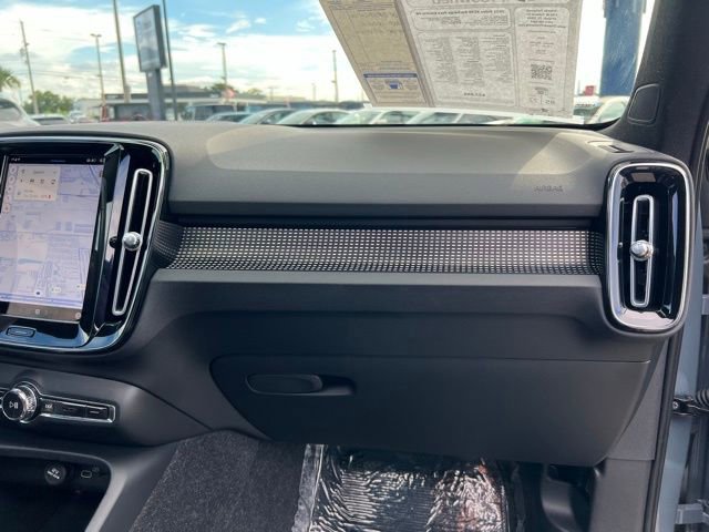 Used 2021 Volvo XC40 P8 Recharge w/ Advanced Package image 53