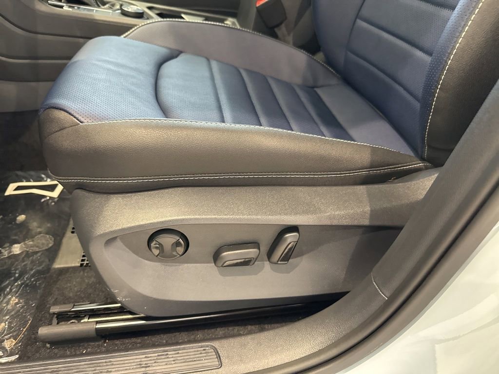 New 2026 Volkswagen Taos SEL image 18