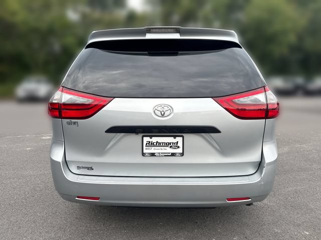 Used 2020 Toyota Sienna L FWD image 7