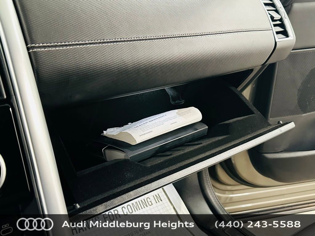 Used 2023 Land Rover Discovery S R-Dynamic image 21