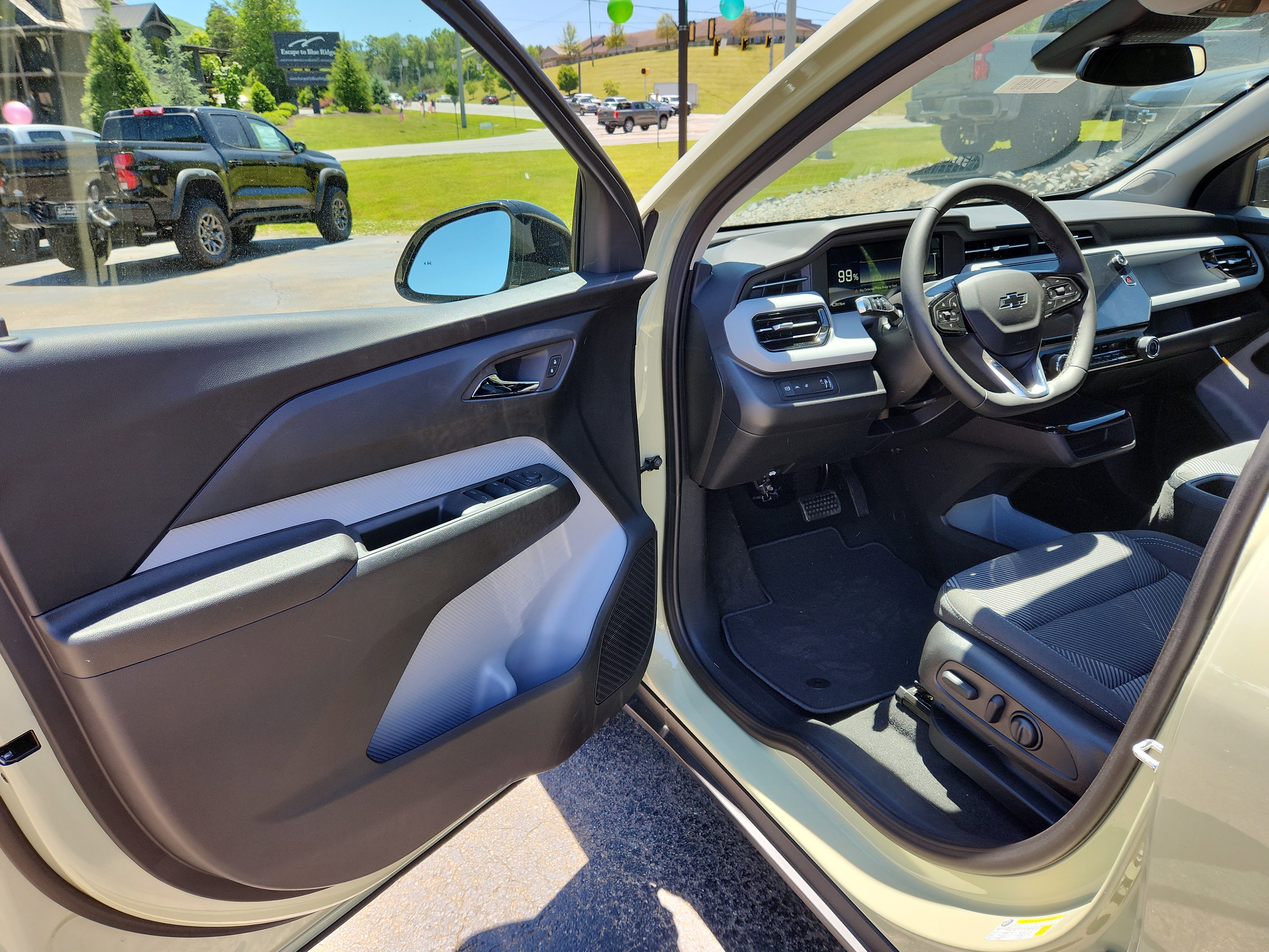New 2027 Chevrolet Bolt LT w/ Comfort Package FWD image 6