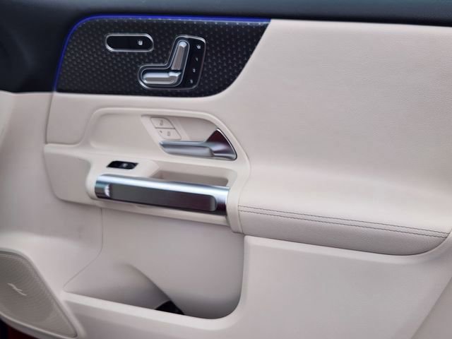 Certified 2026 Mercedes-Benz GLB 250 4MATIC image 17