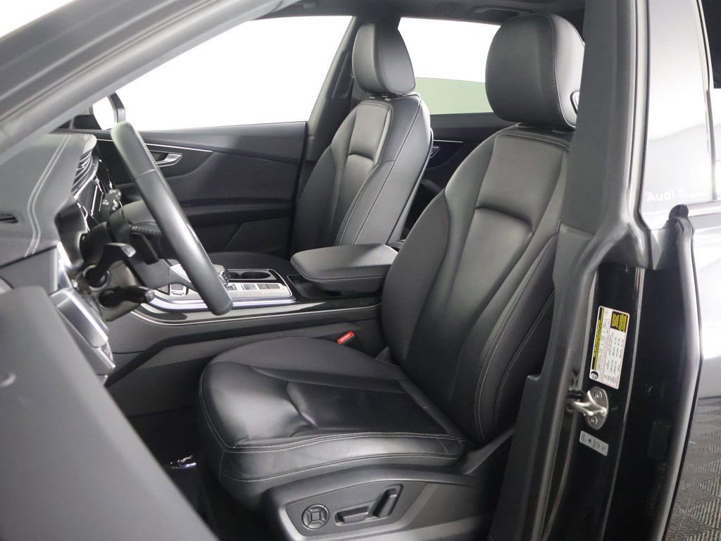 Used 2024 Audi Q8 Premium w/ Black Optic Package image 31