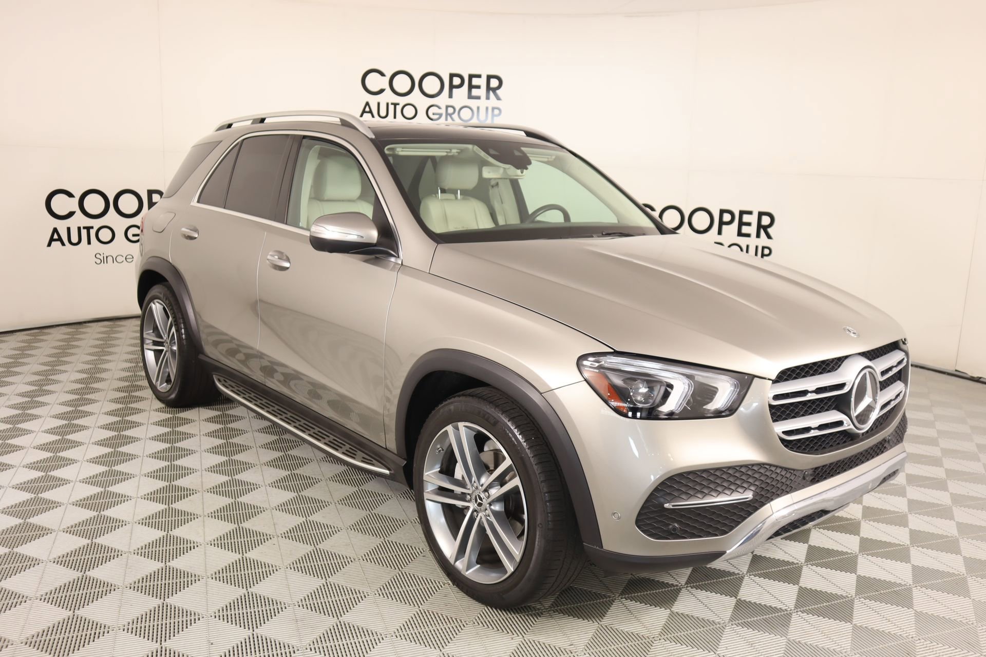 Used 2020 Mercedes-Benz GLE 350 4MATIC image 1