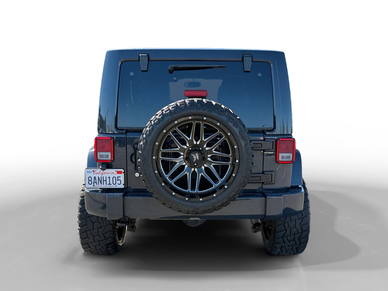 Used 2017 Jeep Wrangler Unlimited Sahara w/ Connectivity Group image 4