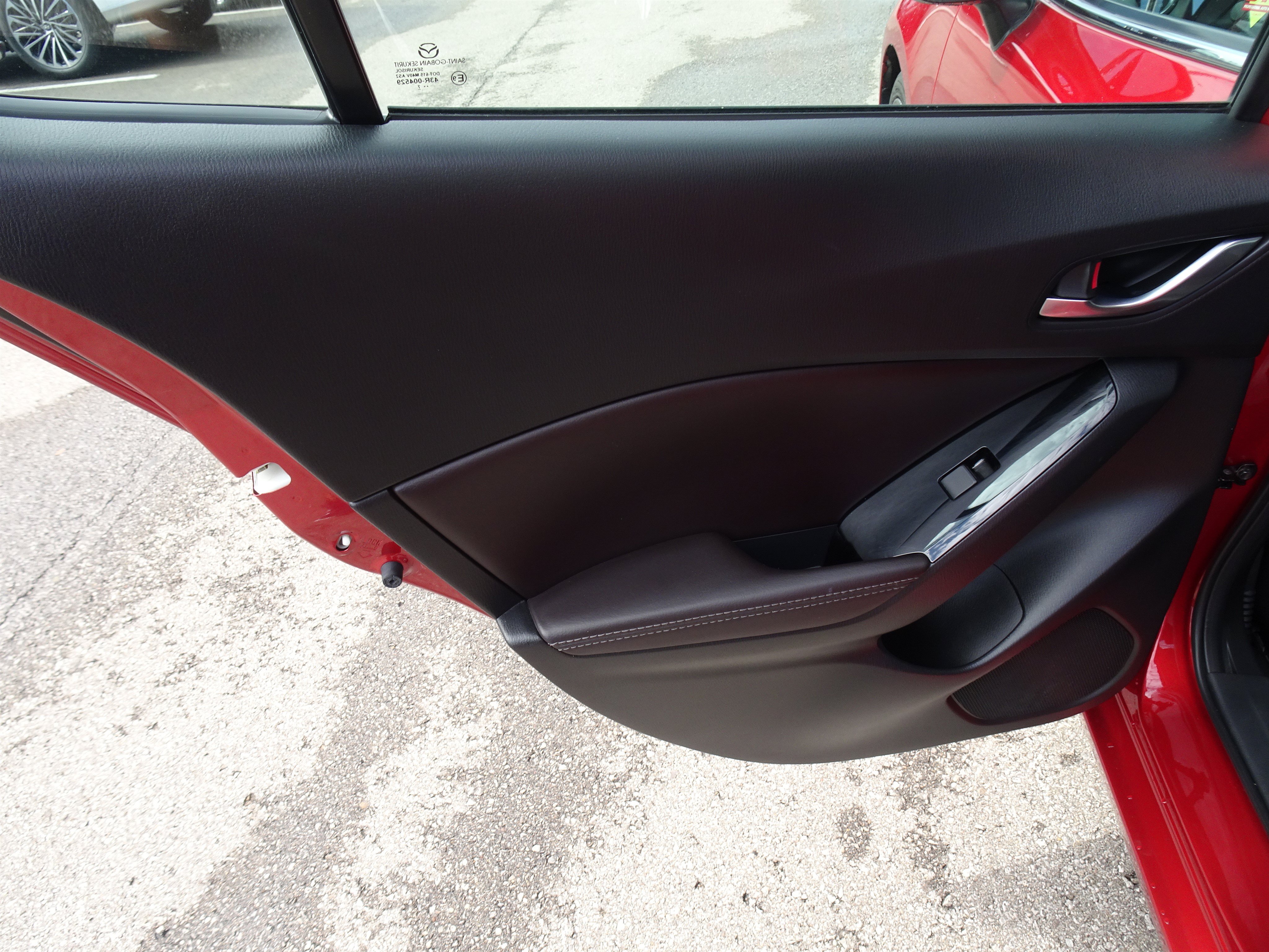 Used 2018 MAZDA MAZDA3 Grand Touring FWD image 16