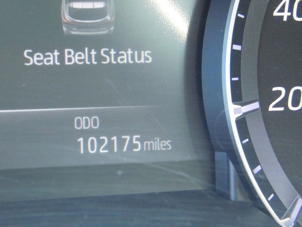 Used 2020 Toyota Highlander XLE image 28