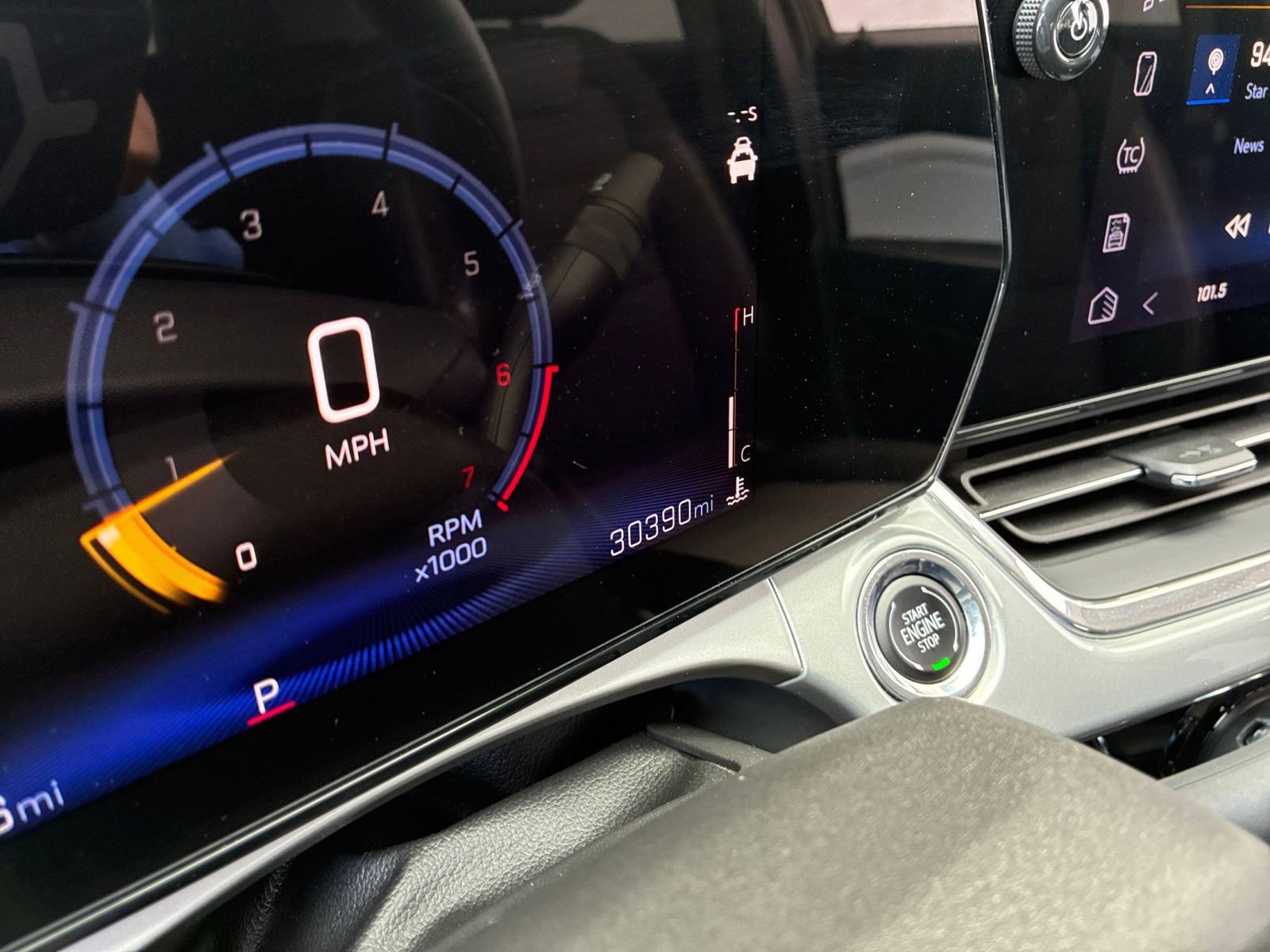 Used 2025 Chevrolet Trax LT image 39