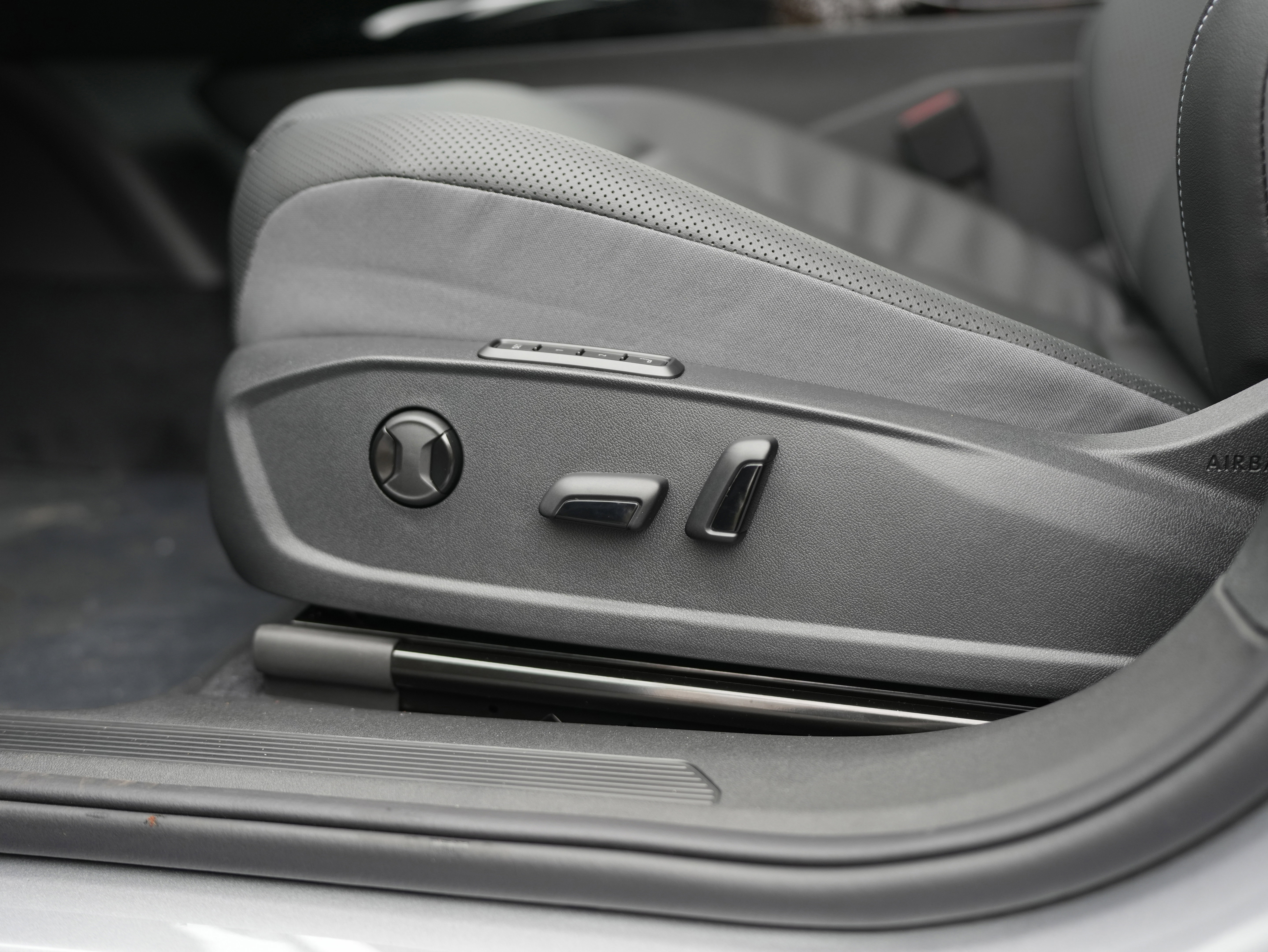 New 2025 Volkswagen ID.4 Pro S image 28