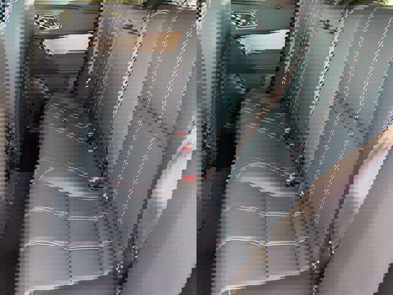 Used 2022 Land Rover Range Rover Velar R-Dynamic S image 18