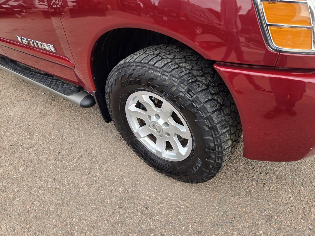 Used 2005 Nissan Titan SE image 12